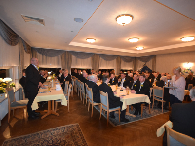 Die Versammlung 2.jpg