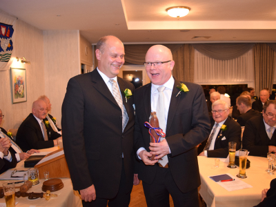 Es geht um die Wurst.jpg